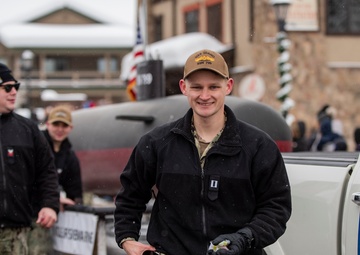 U.S. Navy Sailors assigned to the USS IDAHO submarine visit Idaho