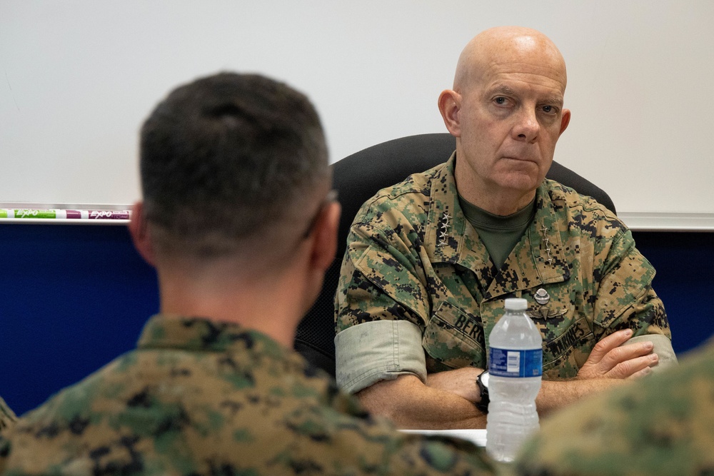 Gen. Berger and Sgt. Maj. Black Visit VMGR-153