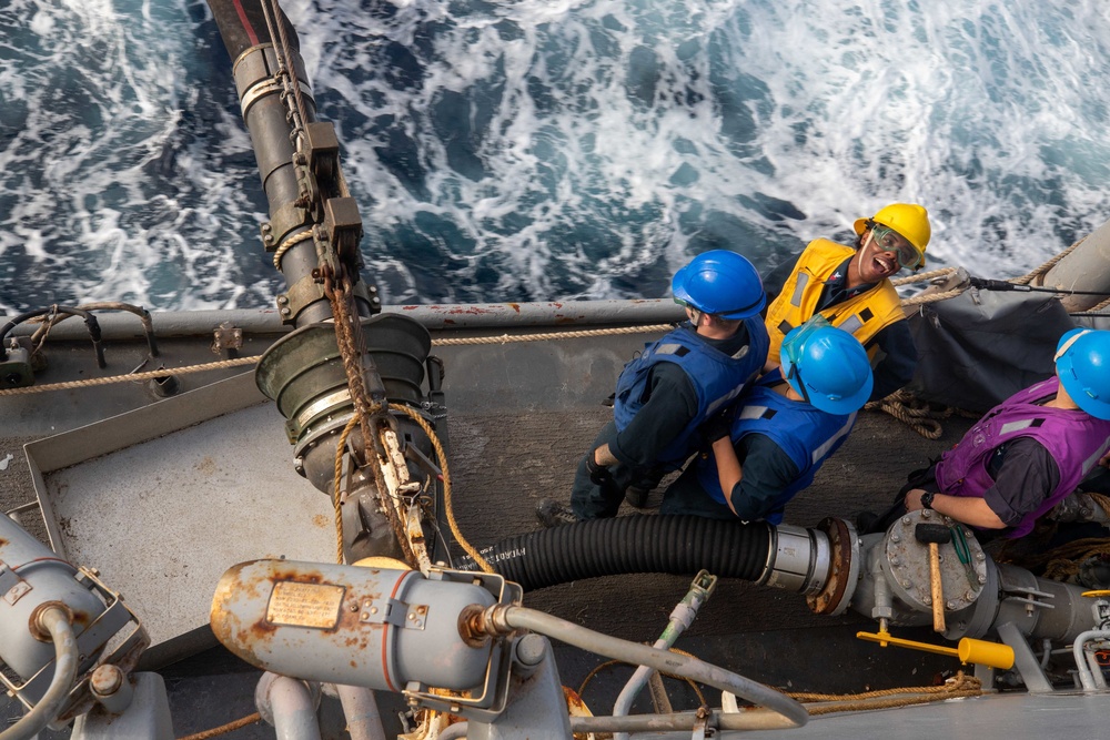 Chung-Hoon Underway Replenishment with Nimitz