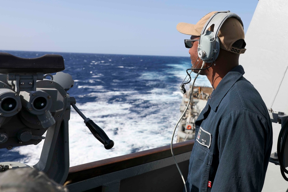 USS Truxtun transits the Red Sea