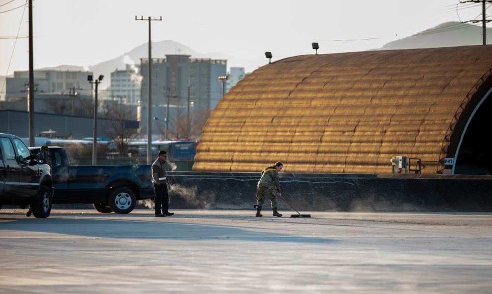 Osan’s F-16s takeoff at Daegu