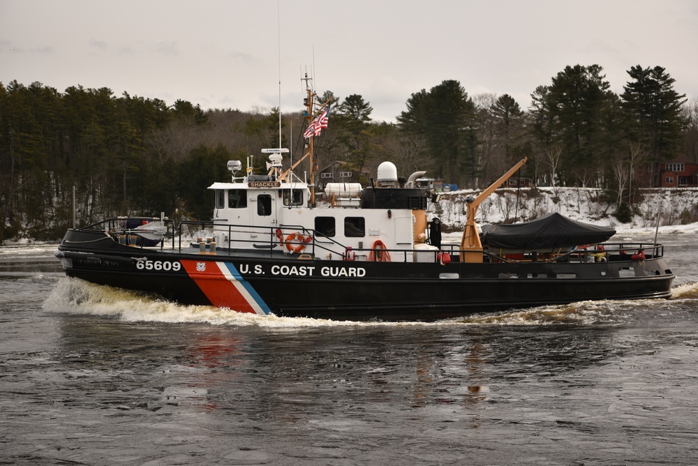 Coast Guard Cutter Shackle breaks ice