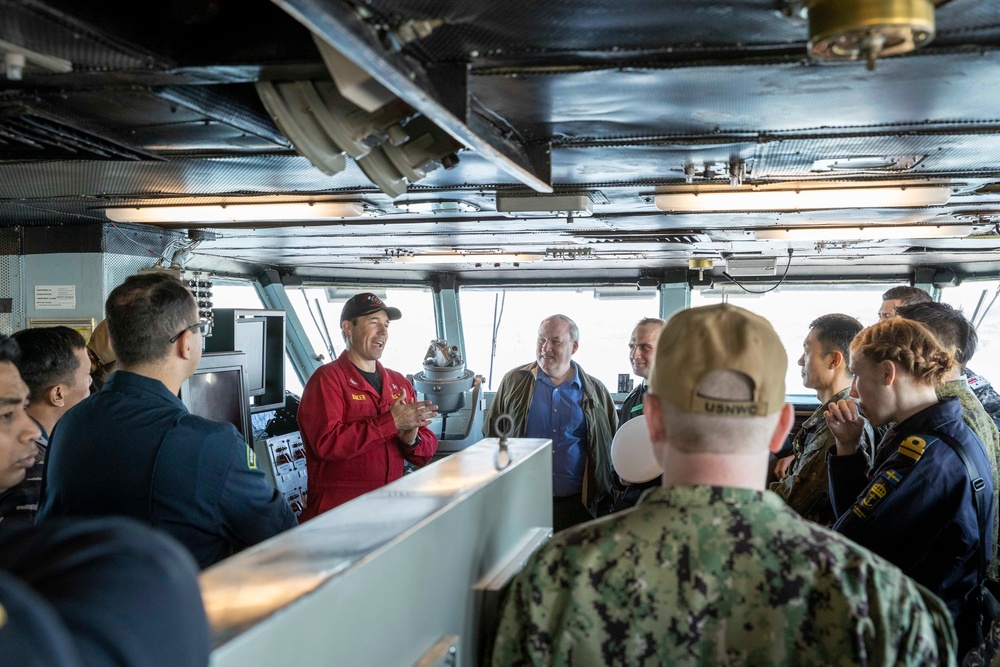 Abraham Lincoln hosts Naval War College