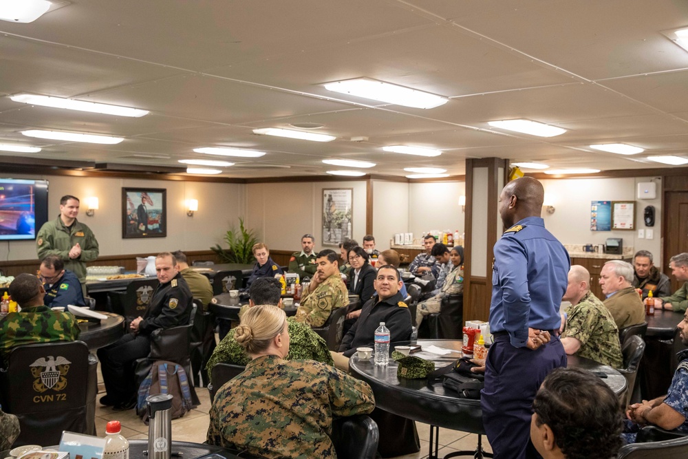 Abraham Lincoln hosts Naval War College