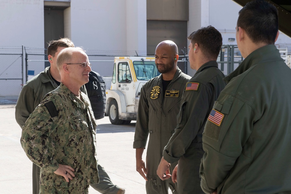 Adm. Caudle visits VRM-30