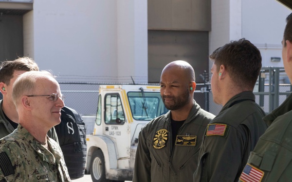 Adm. Caudle visits VRM-30