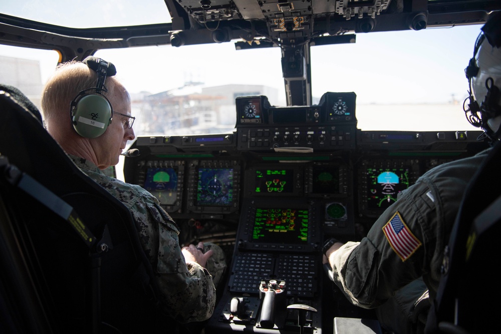 Adm. Caudle visits VRM-30