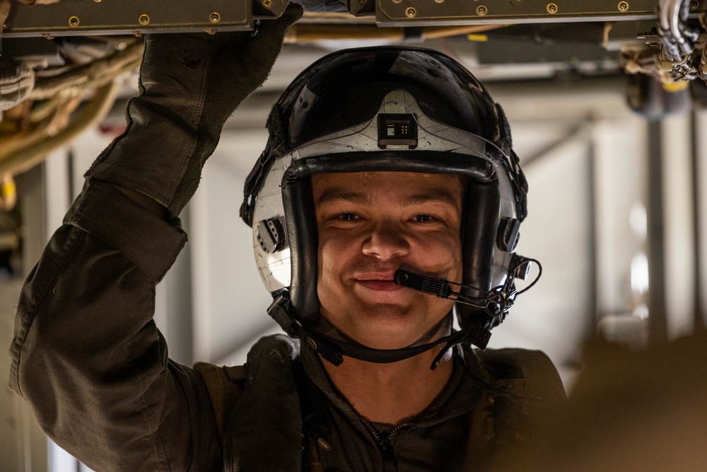 MARINE MEDIUM TILTROTOR SQUADRON 265 CONDUCTS EXTERNAL LIFT TRAINING WITH 3RD LANDING SUPPORT BATTALION