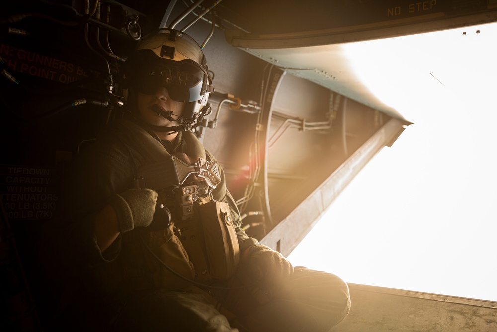 MARINE MEDIUM TILTROTOR SQUADRON 265 CONDUCTS HELICOPTER SUSPENTION TRAINING WITH 3RD LANDING SUPPORT BATTALION