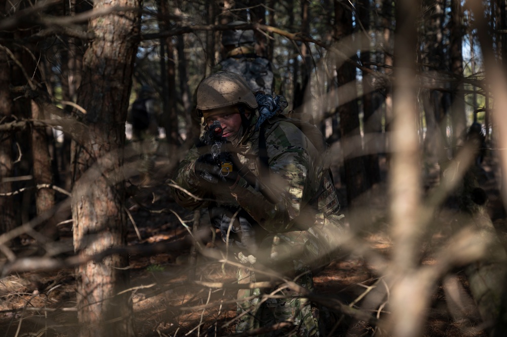 Outside the Wire students execute Shoot, Move and Communicate tactics training