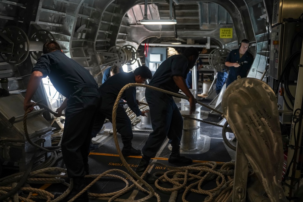 USS Oakland Gets Underway From Changi Naval Base