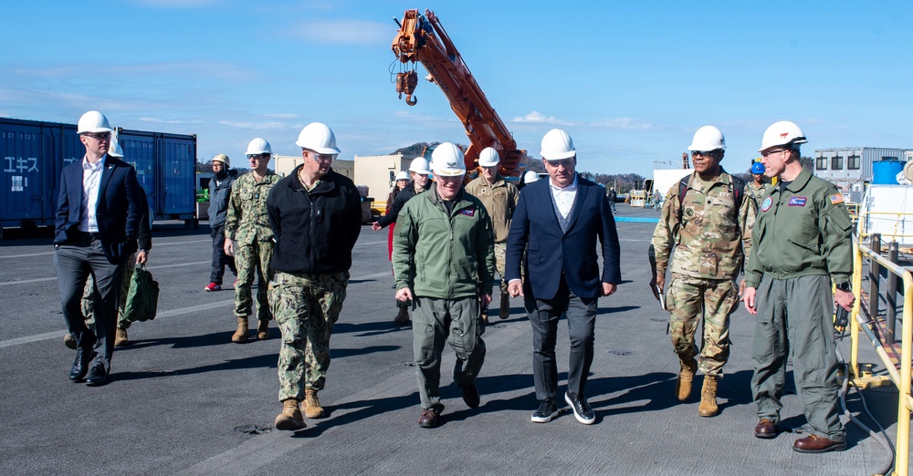 USS Ronald Reagan (CVN 76) hosts the Under Secretary of Defense