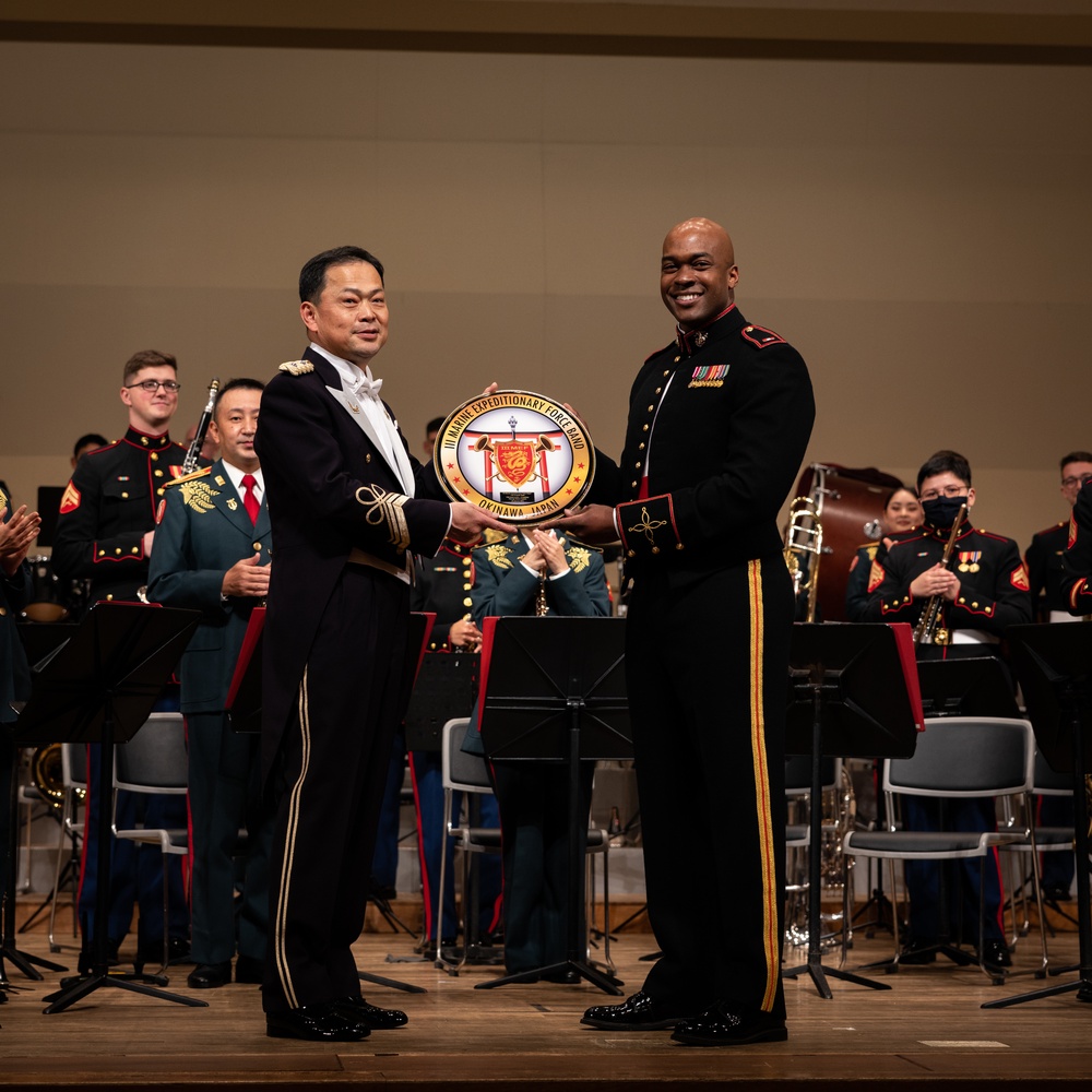 III MEF Band, JGSDF 15th Brigade Band perform 25th ‘Friendship Through Music’ Concert