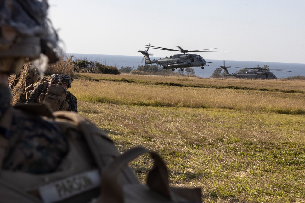 Marines of BLT 1/4 Conduct a Helo Raid Exercise