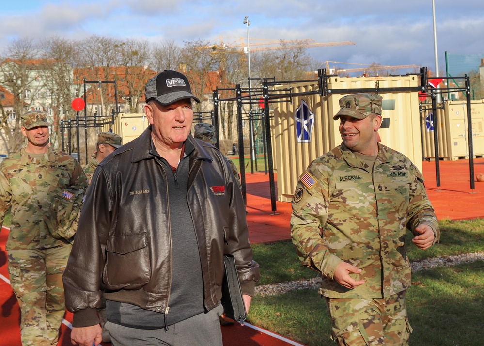 Veterans of Foreign Wars (VFW) National Commander Visits V Corps at Camp Kościuszko