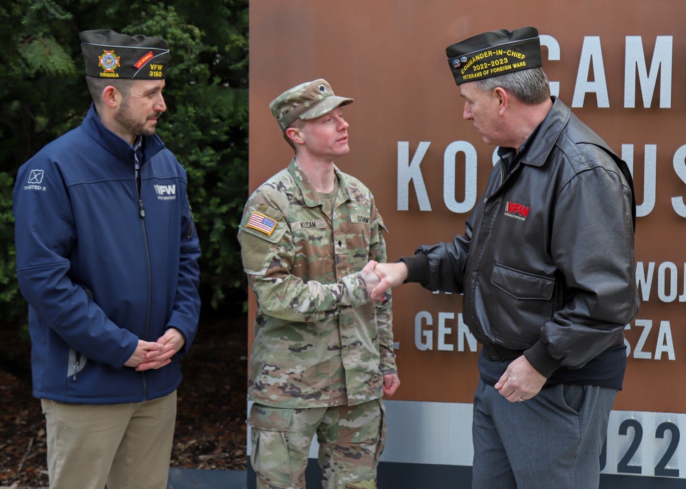 Veterans of Foreign Wars (VFW) National Commander Visits V Corps at Camp Kościuszko