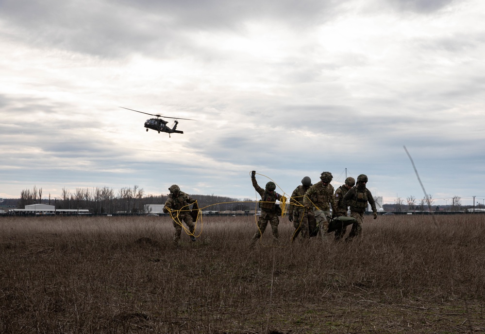 39th BEB multinational skedco hoist training