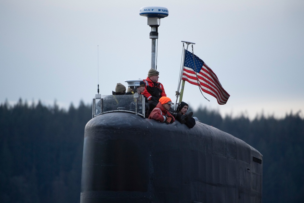 USS Maine Returns to Bangor