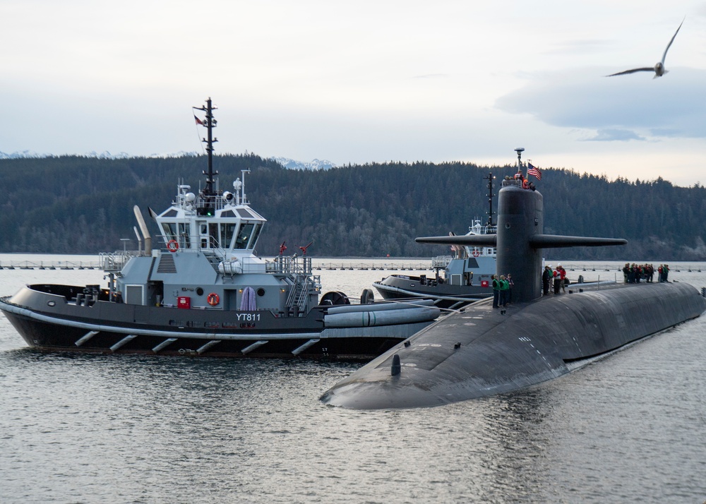 USS Maine Returns to Bangor