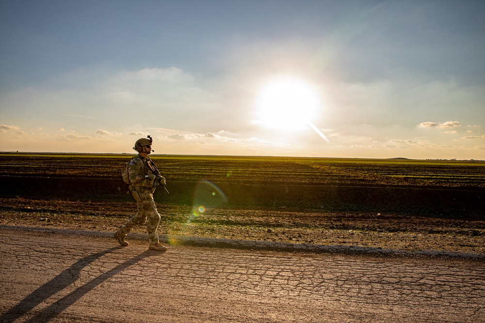 Combined Joint Task Force - Operation Inherent Resolve troops conduct a joint patrol