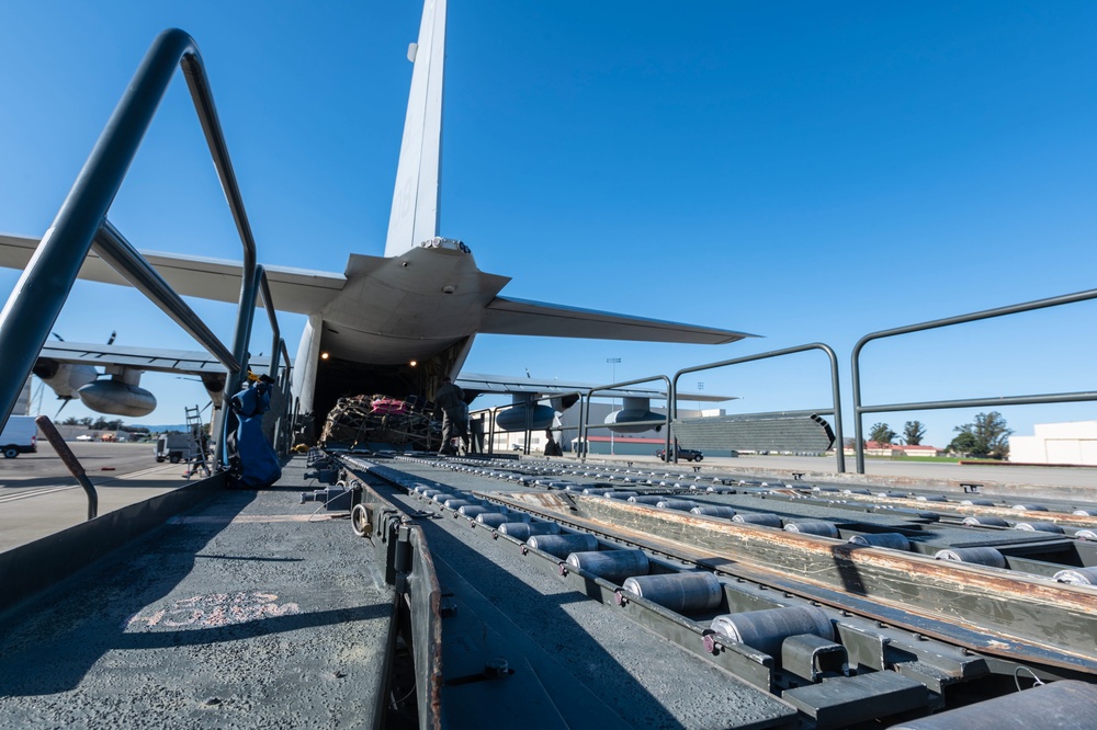 U.S. Marines arrive at Travis AFB