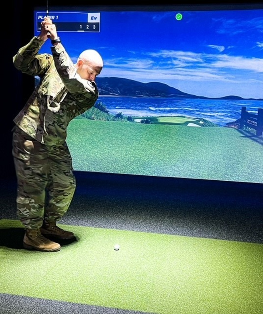 DVIDS News Eagle’s Pride Golf Course Unveils Golf Simulator