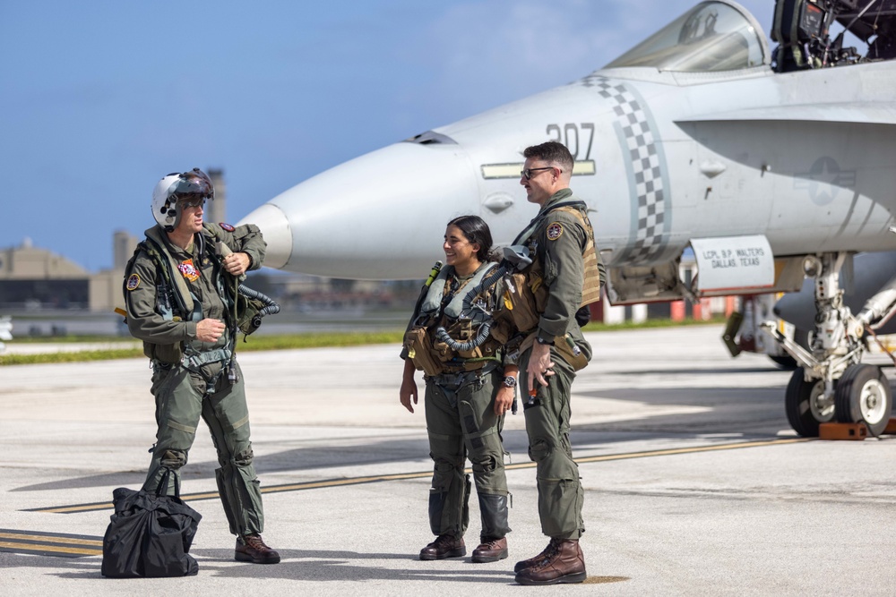 MAG-31 Commanding Officer Visits VMFA-312 in Guam