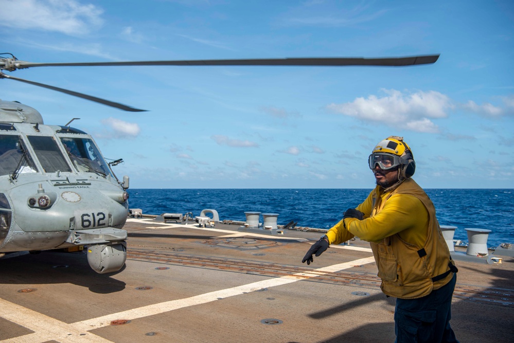 Wayne E. Meyer Conducts Flight Operations