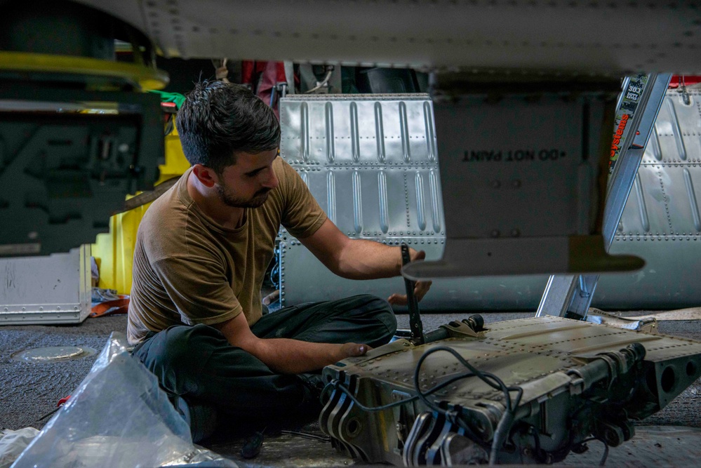 Sailors Performs Maintenance