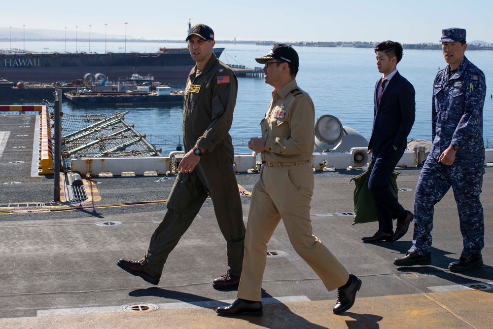 USS Tripoli Welcomes JMSDF Visitors