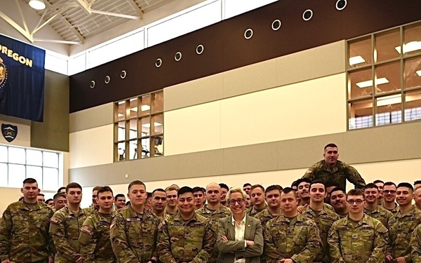 Oregon Governor addresses over 120 Oregon Army National Guard Soldiers during demobilization ceremony