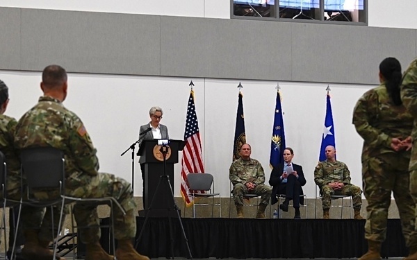 Oregon Governor addresses over 120 Oregon Army National Guard Soldiers during demobilization ceremony