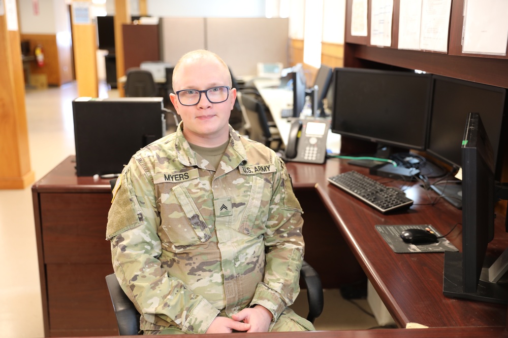 Soldier follows occupational goals as helpdesk technician