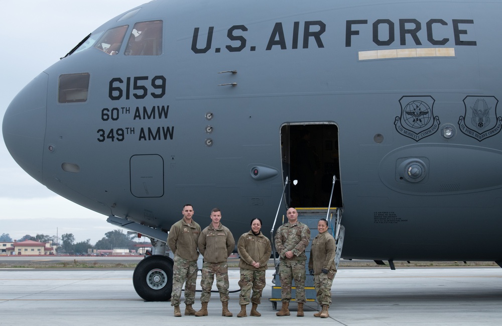 Team Travis members with C-17 Globemaster III