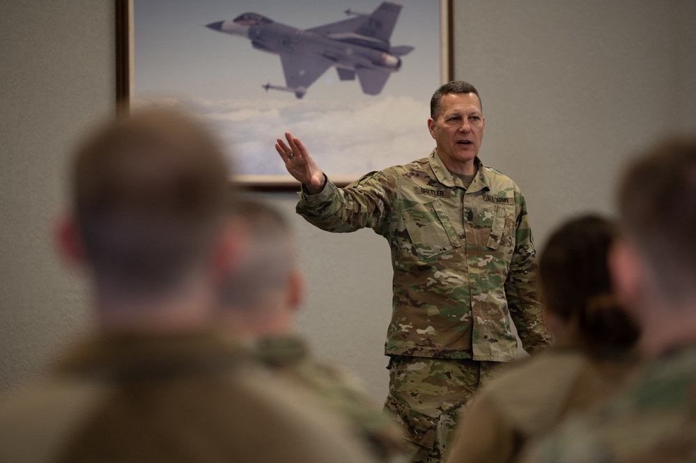 CSM Shetler visits the 122nd Fighter Wing