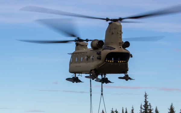 Arctic Wolves Conduct Sling Load Training