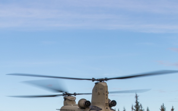Arctic Wolves Conduct Sling Load Training