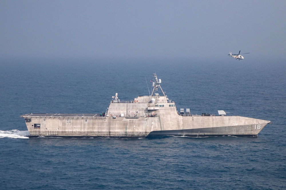 USS Charleston conducts combined operations with JMSDF JS Makinami