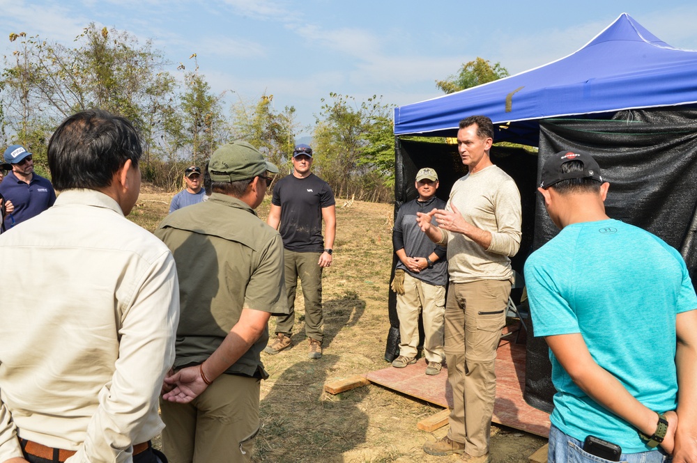Distinguished Visitors Tour Recovery Mission Site