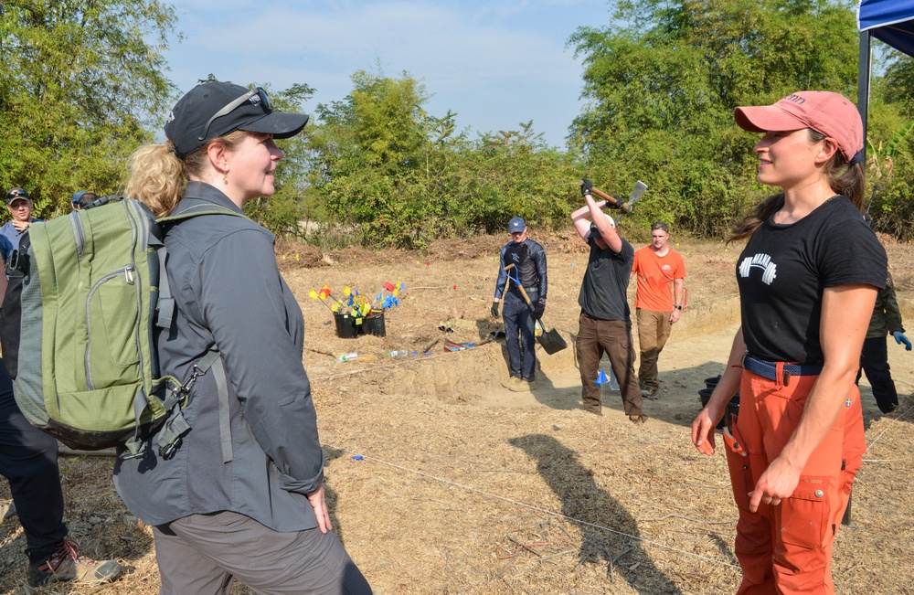 Distinguished Visitors Tour Recovery Mission Site