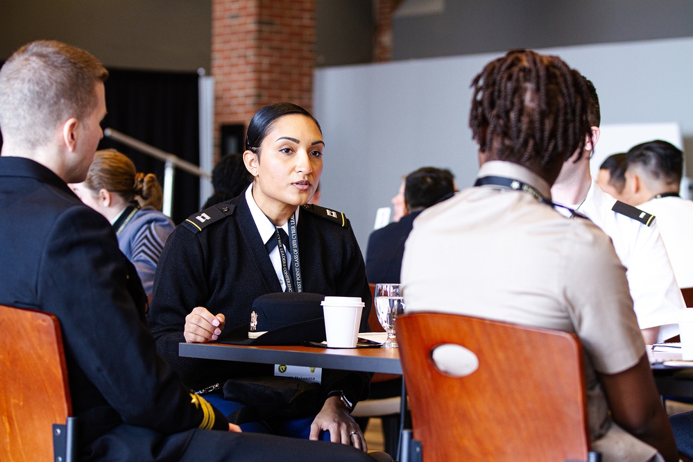 Army officers mentor cadets during Cyber Leadership Conference