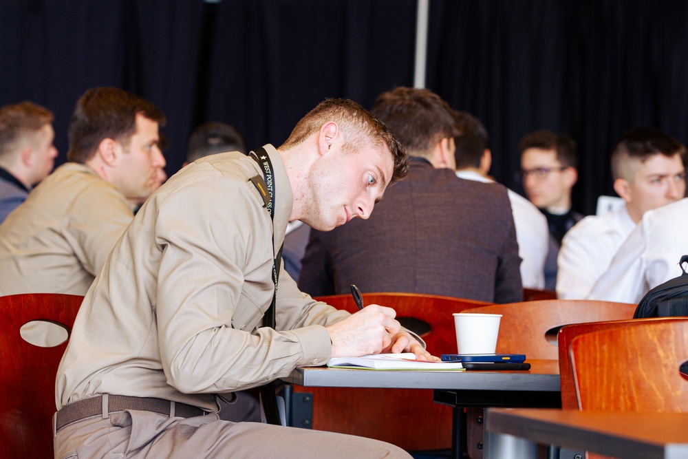 Army officers mentor cadets during Cyber Leadership Conference