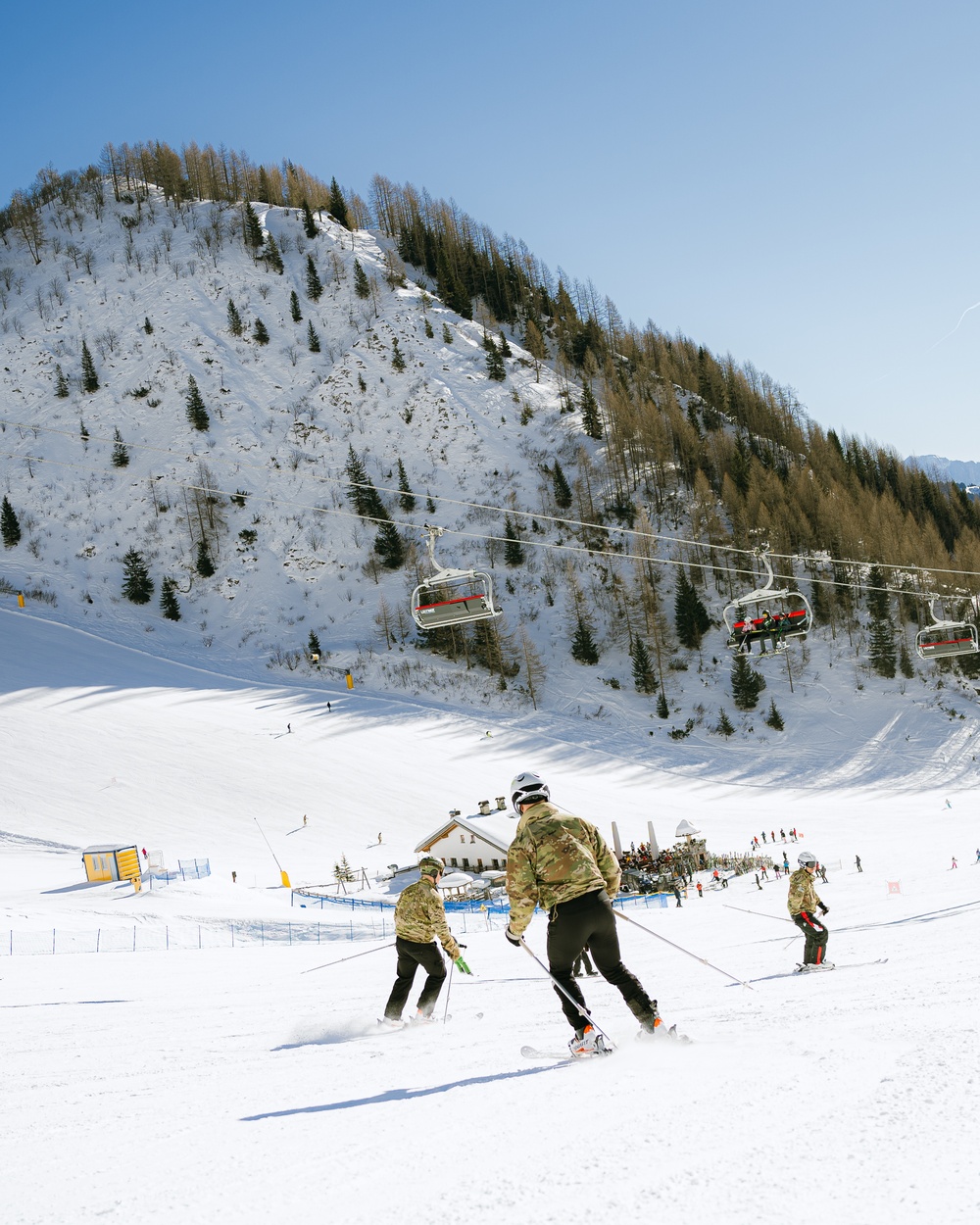 173rd Airborne Brigade Conducts Alpine Ski Training with the Italian Army