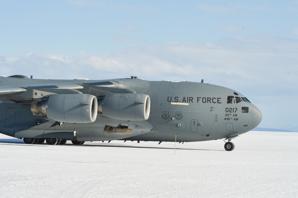 304th Expeditionary Airlift Squadron