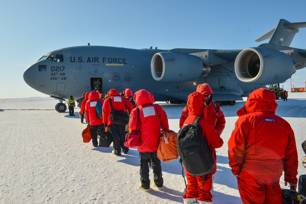 304th Expeditionary Airlift Squadron