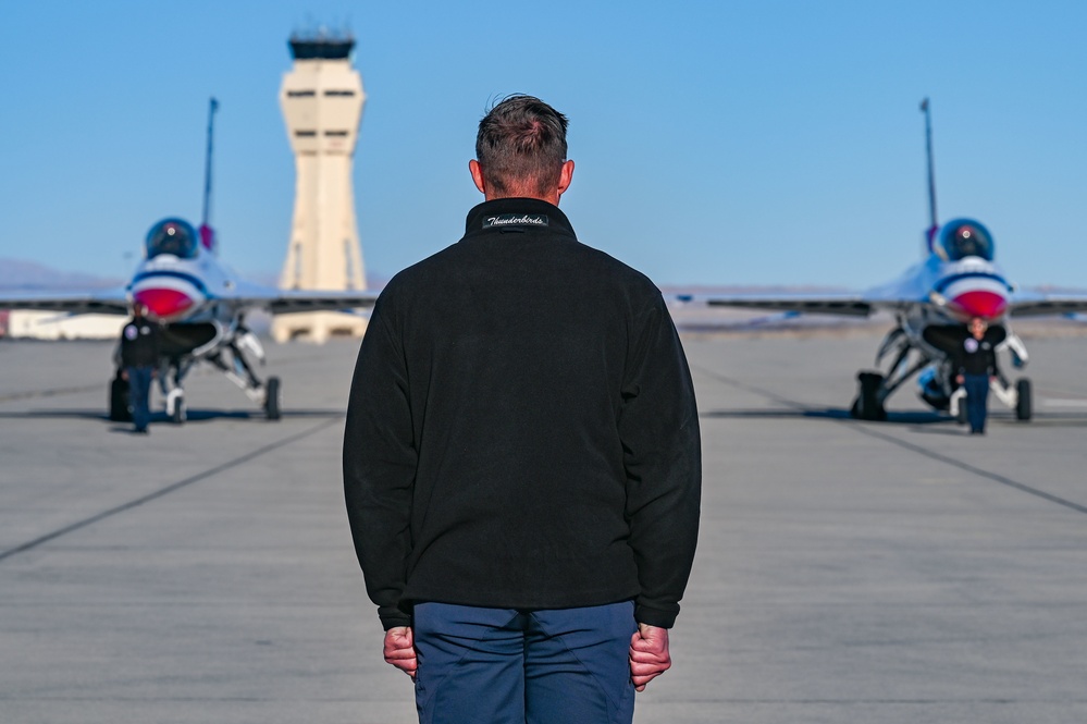 Thunderbirds conduct winter training at Edwards AFB