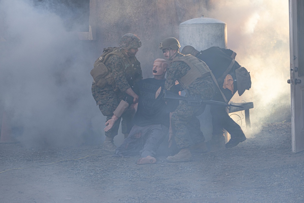 1st MARDIV medical personnel take combat trauma course