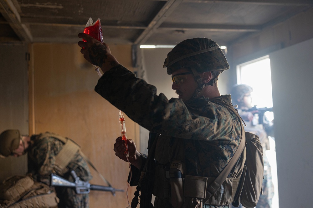 1st MARDIV medical personnel take combat trauma course