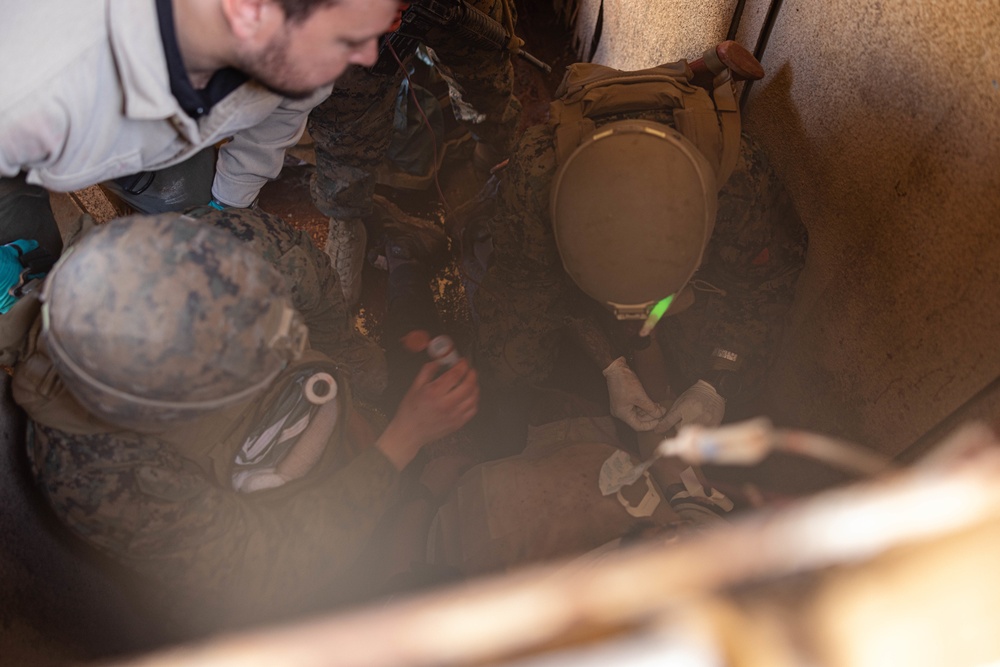1st MARDIV medical personnel take combat trauma course