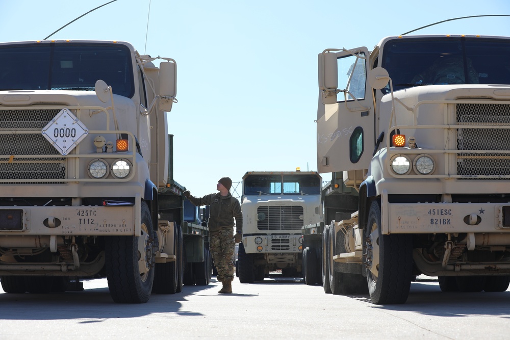 425th Transportation Company Conducts Vehicle Transfer Operations